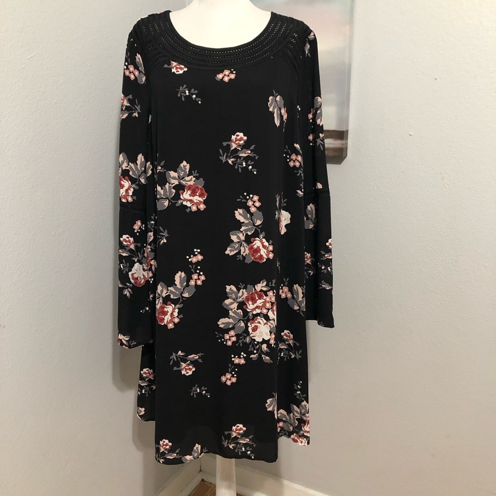 Maternity Isabel Floral  Black and Pink Dress New with out tags